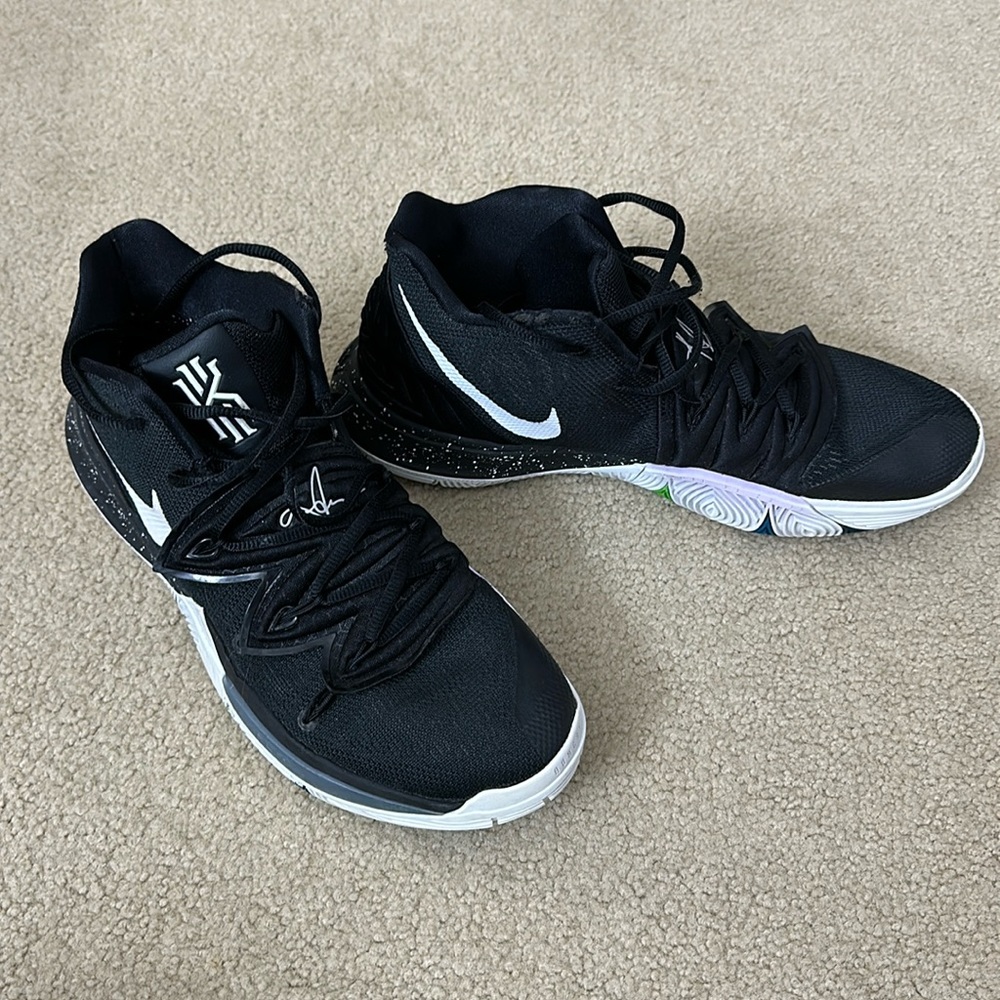Nike Kyrie 5 Men’s basketball shoes size 11.5